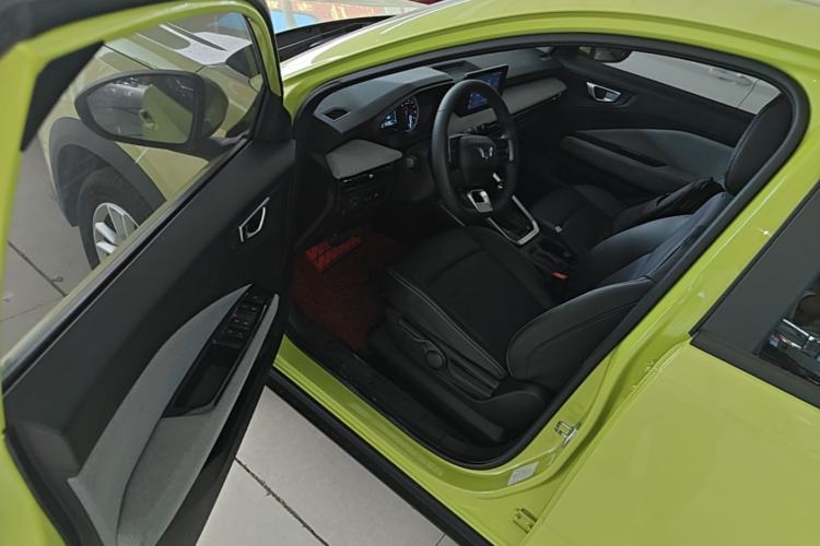 Used Wuling Alvez 2022 1.5L CVT Comfort Edition Driver Seat