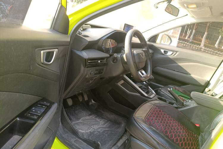 Used Wuling Alvez 2022 1.5L Manual Free-Style Model Driver Seat