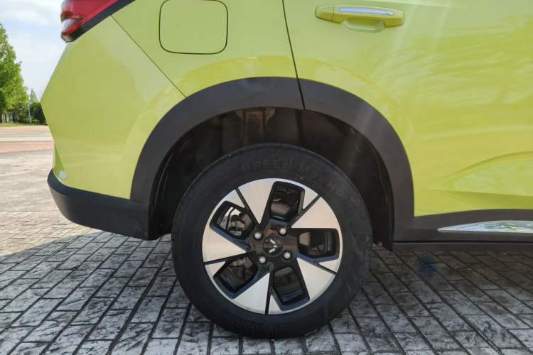 Used Wuling Alvez 2022 1.5L CVT Comfort Edition Exterior 11