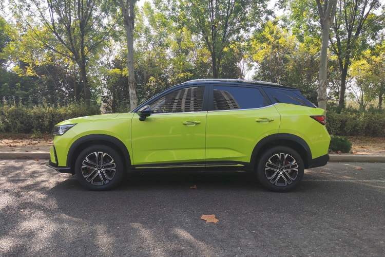 Used Wuling Alvez 2022 1.5T CVT Trendy & Cool Edition Exterior 2