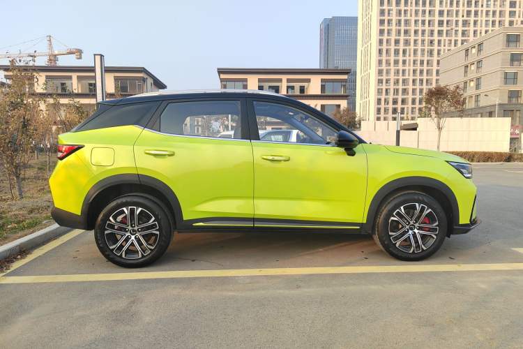 Used Wuling Alvez 2022 1.5T CVT Trendy & Cool Edition Exterior 2