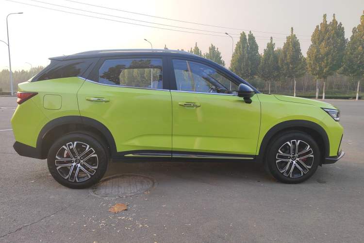 Used Wuling Alvez 2022 1.5T CVT Trendy & Cool Edition Exterior 2