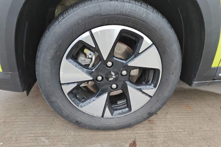 Used Wuling Alvez 2022 1.5L CVT Comfort Edition Exterior 4