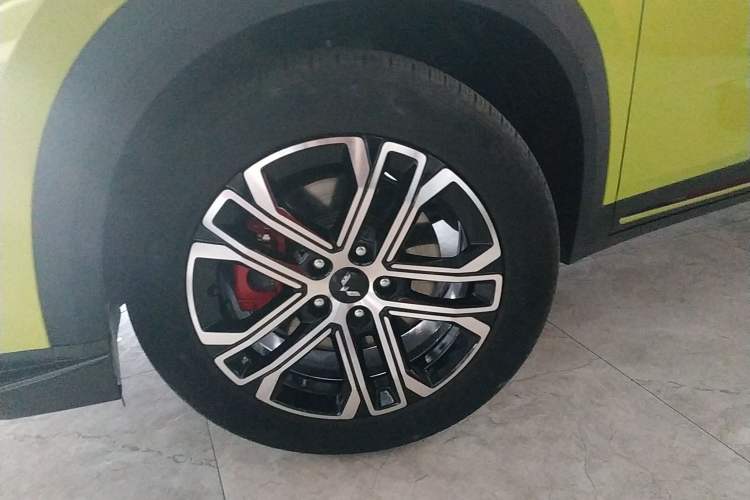 Used Wuling Alvez 2022 1.5T CVT Trendy & Cool Edition Exterior 4