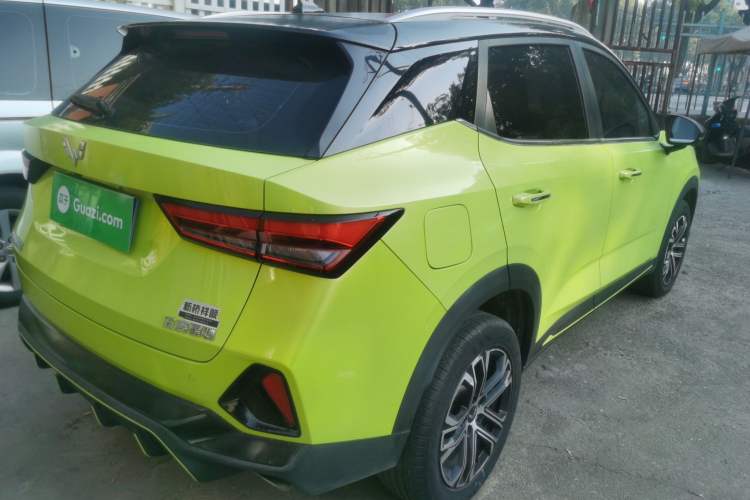 Used Wuling Alvez 2022 1.5T CVT Trendy & Cool Edition Exterior 5