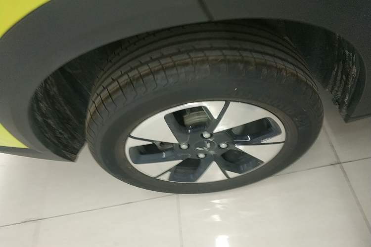 Used Wuling Alvez 2022 1.5L CVT Comfort Edition Exterior 8