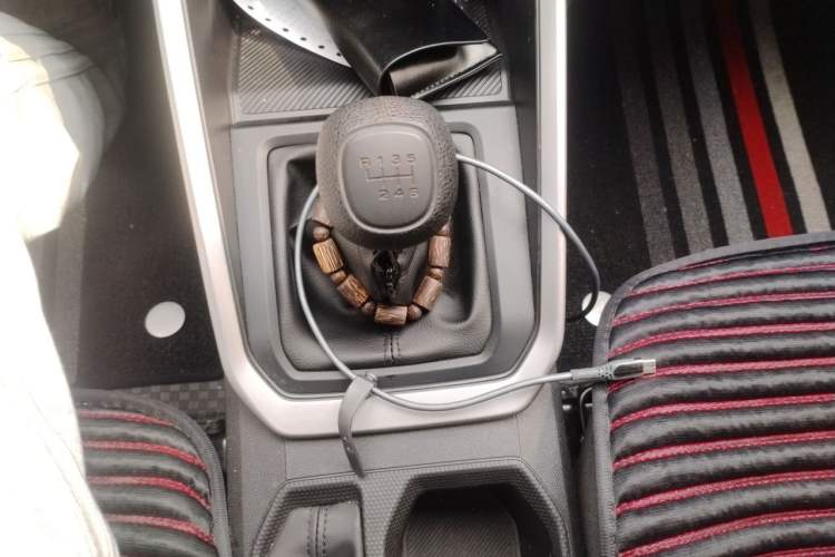 Used Wuling Alvez 2022 1.5L Manual Free-Style Model Gear Lever