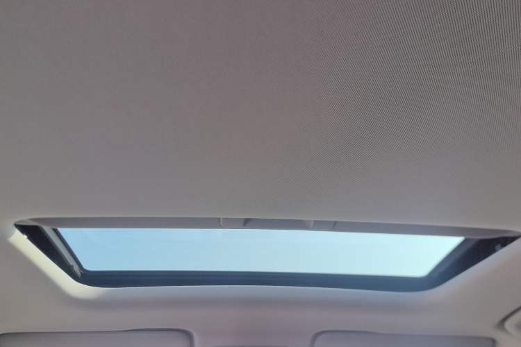 Used Wuling Alvez 2022 1.5T CVT Trendy & Cool Edition Headliner