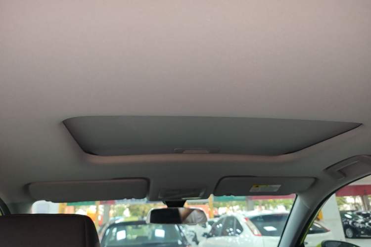 Used Wuling Alvez 2022 1.5L CVT Comfort Edition Headliner