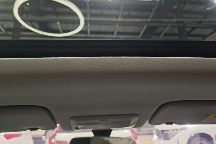 Used Wuling Alvez 2022 1.5T CVT Trendy & Cool Edition Headliner