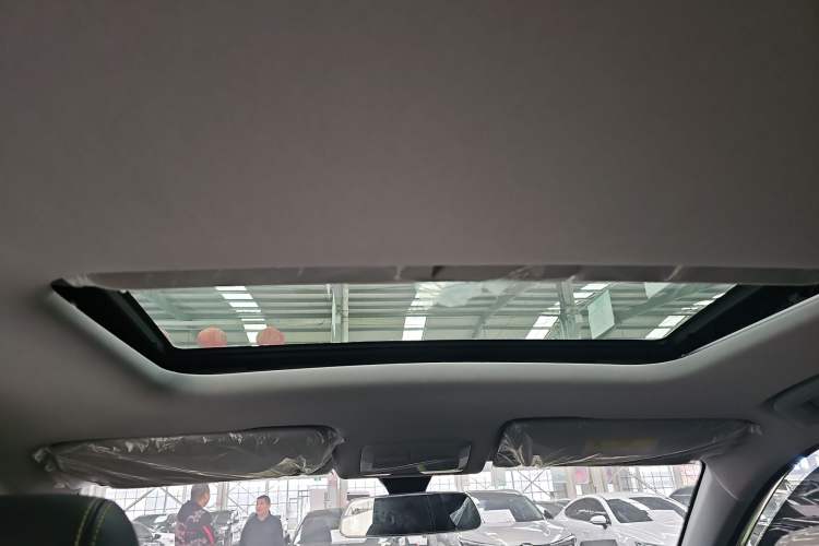 Used Wuling Alvez 2022 1.5T CVT Trendy & Cool Edition Headliner