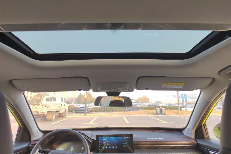 Used Wuling Alvez 2022 1.5T CVT Trendy & Cool Edition Headliner