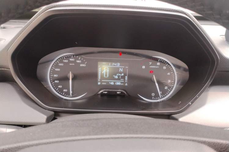 Used Wuling Alvez 2022 1.5L Manual Free-Style Model Instrument Cluster