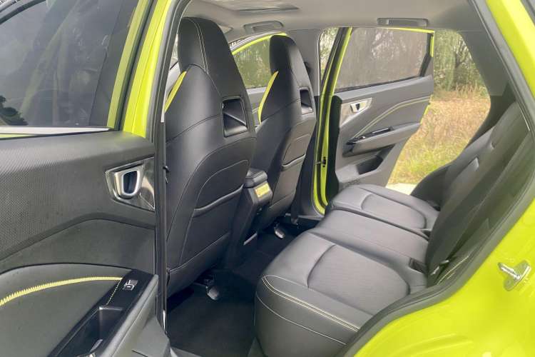 Used Wuling Alvez 2022 1.5T CVT Trendy & Cool Edition Interior 2