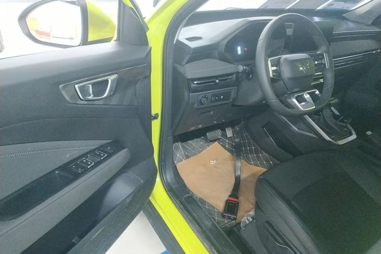 Used Wuling Alvez 2022 1.5L CVT Comfort Edition Interior 3
