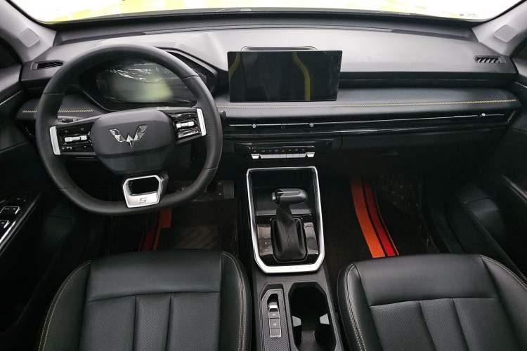 Used Wuling Alvez 2022 1.5T CVT Trendy & Cool Edition Interior 3