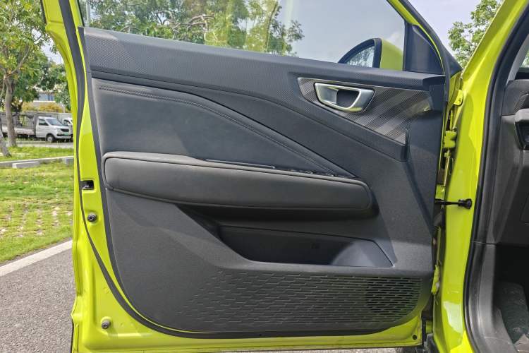 Used Wuling Alvez 2022 1.5L CVT Comfort Edition Interior 5