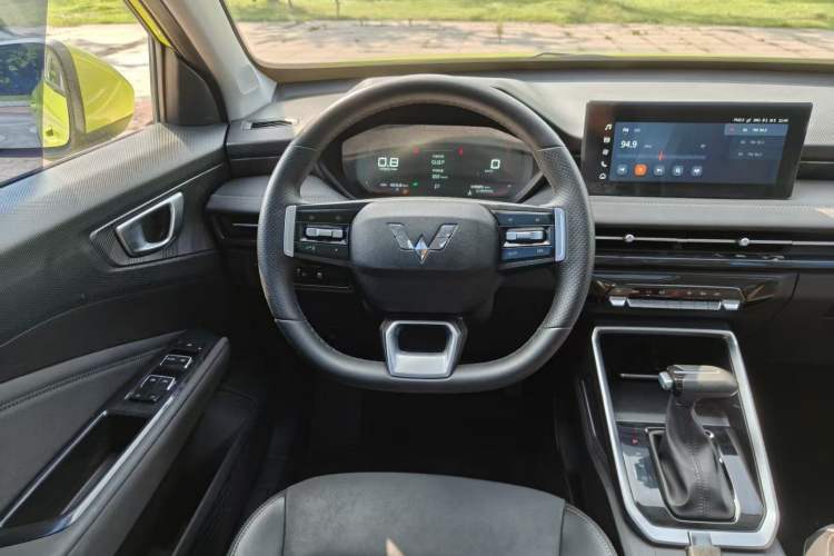 Used Wuling Alvez 2022 1.5L CVT Comfort Edition Interior 5
