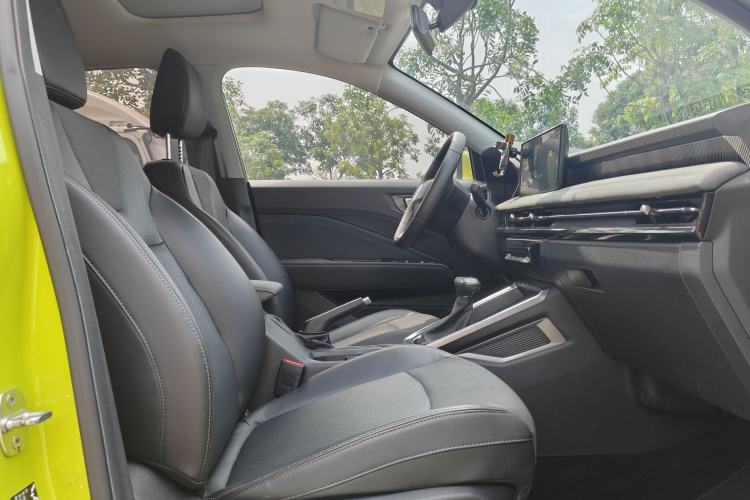 Used Wuling Alvez 2022 1.5L CVT Comfort Edition Interior 8