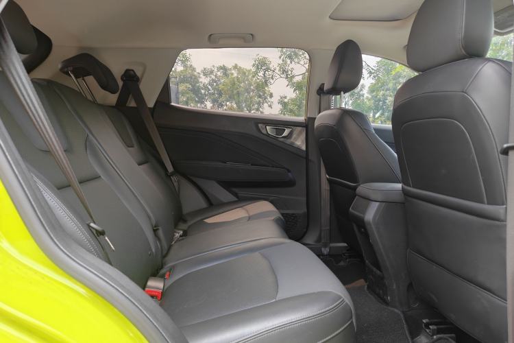 Used Wuling Alvez 2022 1.5L CVT Comfort Edition Interior 9