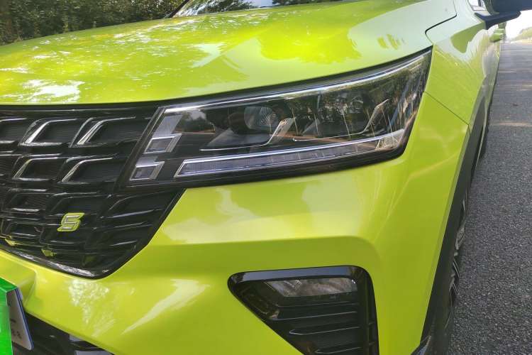 Used Wuling Alvez 2022 1.5T CVT Trendy & Cool Edition Left Front Headlight