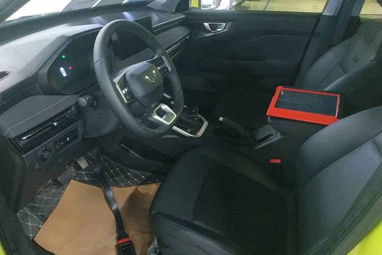 Used Wuling Alvez 2022 1.5L CVT Comfort Edition Left Front Seat