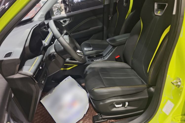 Used Wuling Alvez 2022 1.5T CVT Trendy & Cool Edition Left Front Seat