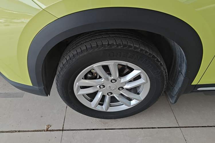 Used Wuling Alvez 2022 1.5L CVT Comfort Edition Left Front Wheel Hub