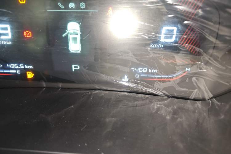 Used Wuling Alvez 2022 1.5T CVT Trendy & Cool Edition Odometer Close Up