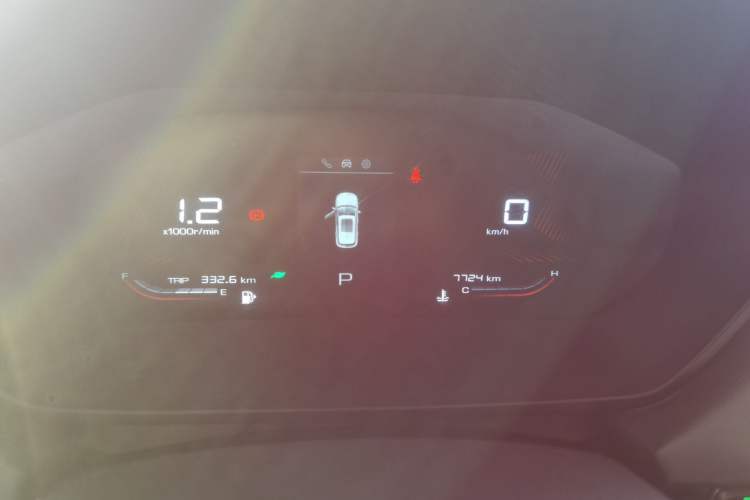 Used Wuling Alvez 2022 1.5T CVT Trendy & Cool Edition Odometer Close Up