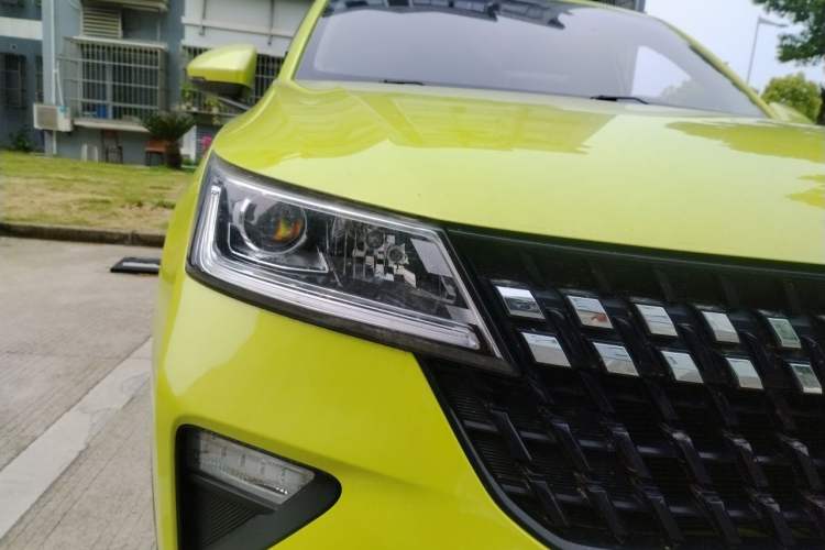 Used Wuling Alvez 2022 1.5L Manual Free-Style Model Right Front Headlight
