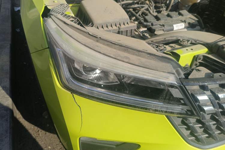 Used Wuling Alvez 2022 1.5L Manual Free-Style Model Right Front Headlight