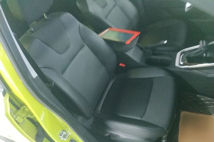 Used Wuling Alvez 2022 1.5L CVT Comfort Edition Right Front Seat