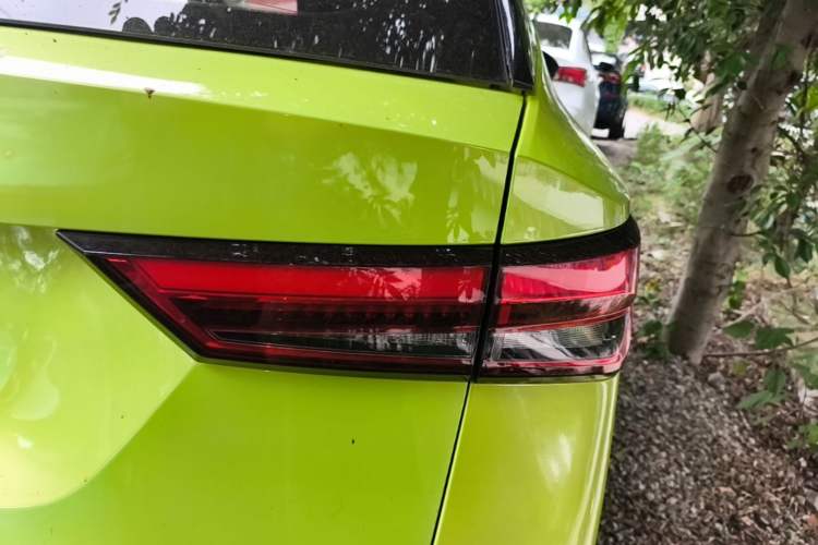 Used Wuling Alvez 2022 1.5T CVT Trendy & Cool Edition Right Rear Taillight