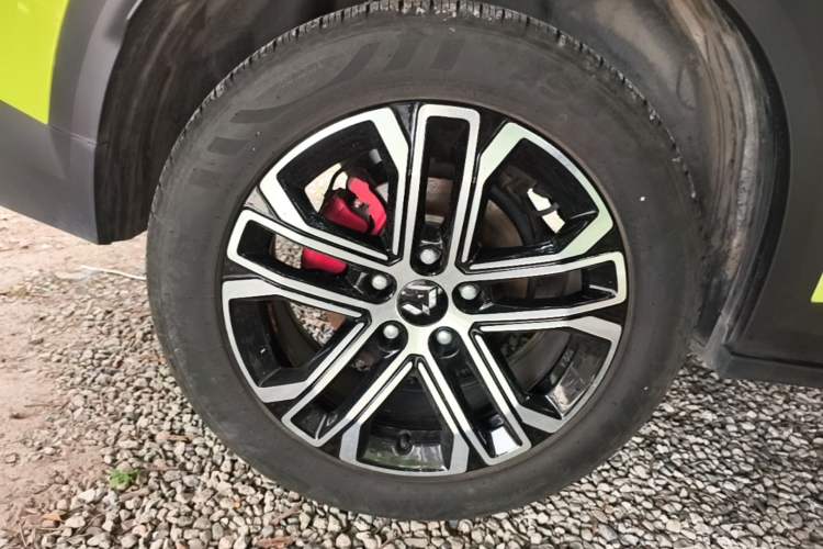Used Wuling Alvez 2022 1.5T CVT Trendy & Cool Edition Right Rear Wheel Hub
