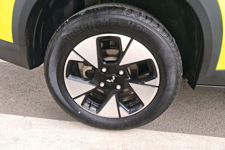 Used Wuling Alvez 2022 1.5L CVT Comfort Edition Right Rear Wheel Hub