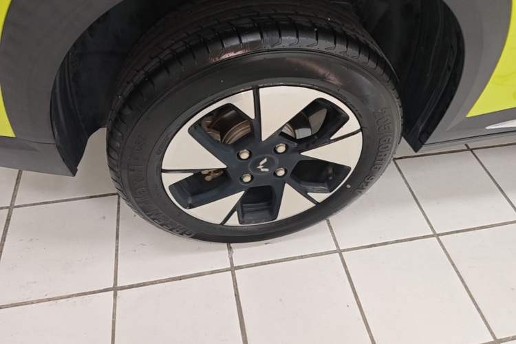 Used Wuling Alvez 2022 1.5L CVT Comfort Edition Right Rear Wheel Hub