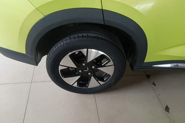 Used Wuling Alvez 2022 1.5L CVT Comfort Edition Right Rear Wheel Hub