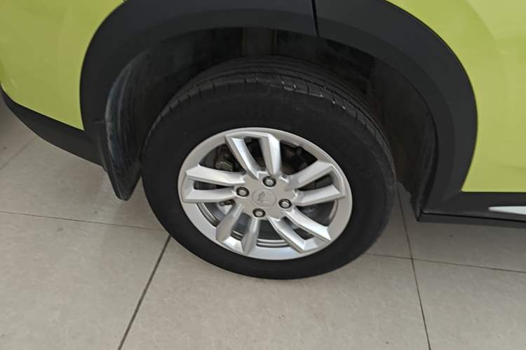 Used Wuling Alvez 2022 1.5L CVT Comfort Edition Right Rear Wheel Hub