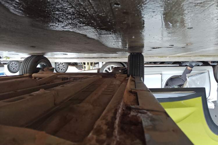 Used Wuling Alvez 2022 1.5L CVT Comfort Edition Right Side Sill
