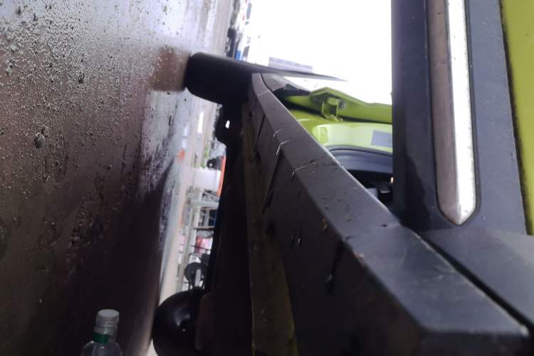Used Wuling Alvez 2022 1.5L CVT Comfort Edition Right Side Sill