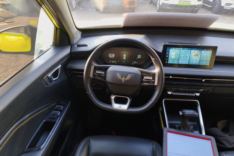 Used Wuling Alvez 2022 1.5T CVT Trendy & Cool Edition Steering Wheel