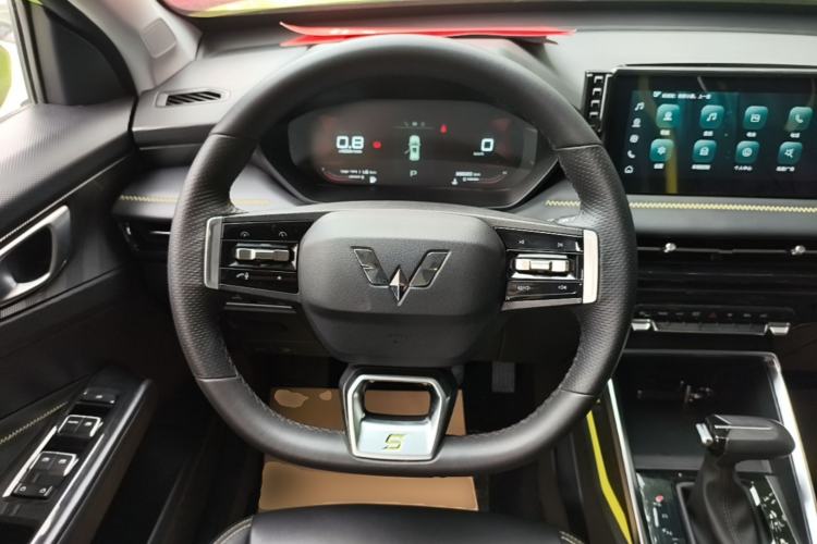 Used Wuling Alvez 2022 1.5T CVT Trendy & Cool Edition Steering Wheel