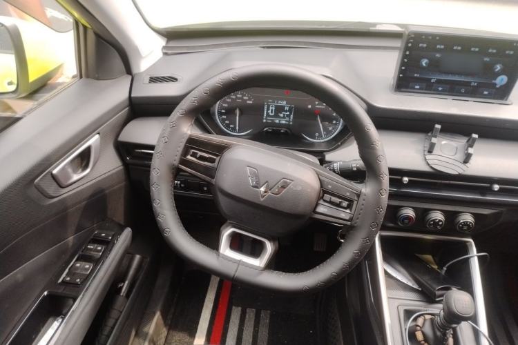 Used Wuling Alvez 2022 1.5L Manual Free-Style Model Steering Wheel
