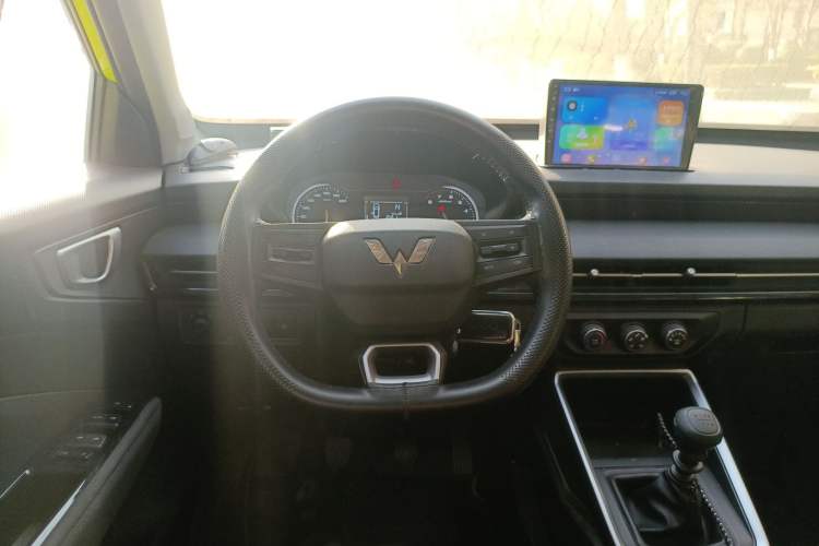 Used Wuling Alvez 2022 1.5L Manual Free-Style Model Steering Wheel
