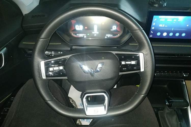 Used Wuling Alvez 2022 1.5T CVT Trendy & Cool Edition Steering Wheel