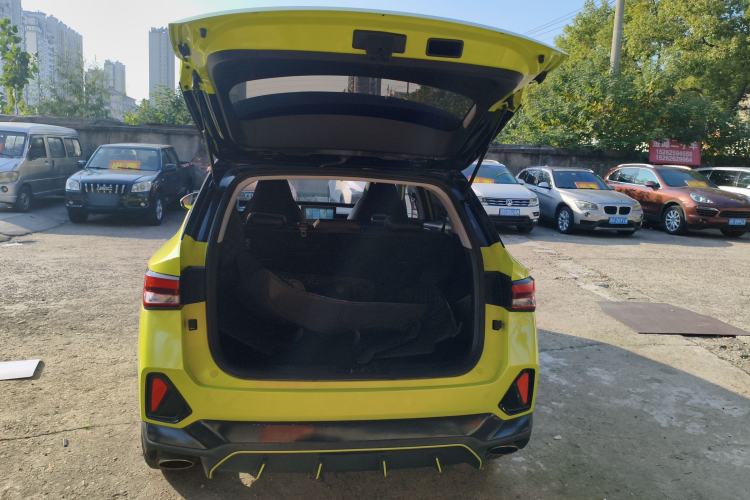 Used Wuling Alvez 2022 1.5T CVT Trendy & Cool Edition Trunk