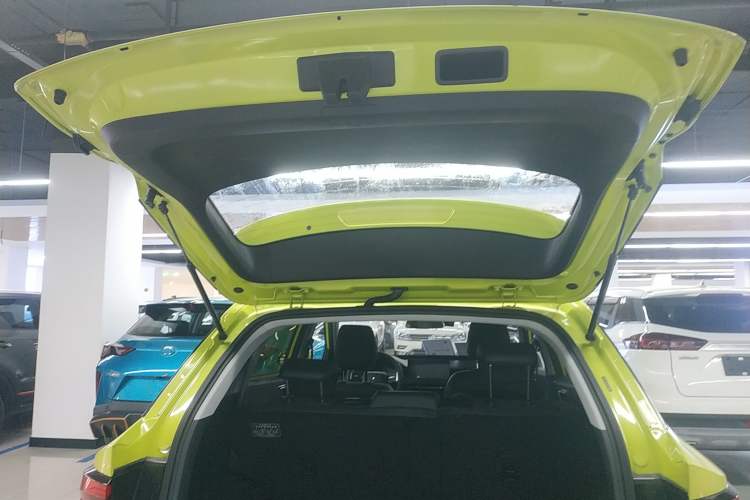 Used Wuling Alvez 2022 1.5L CVT Comfort Edition Trunk
