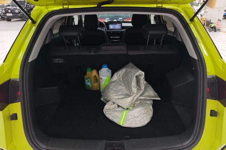 Used Wuling Alvez 2022 1.5L CVT Comfort Edition Trunk
