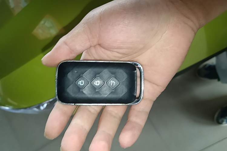 Used Wuling Alvez 2022 1.5L CVT Comfort Edition Vehicle Key